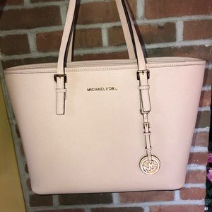 Michael Kors Jet Set Travel tote